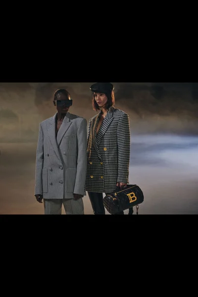 Look 12